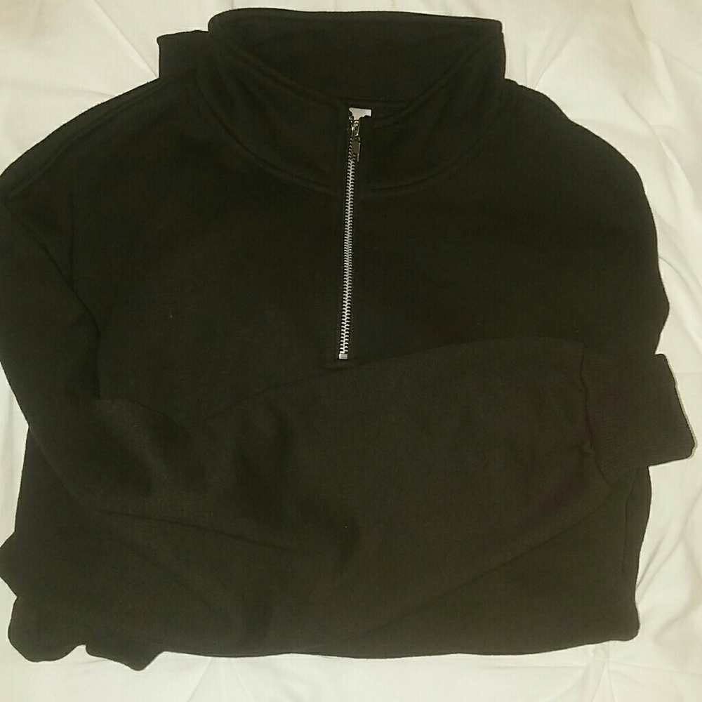 Men's black zip pullover